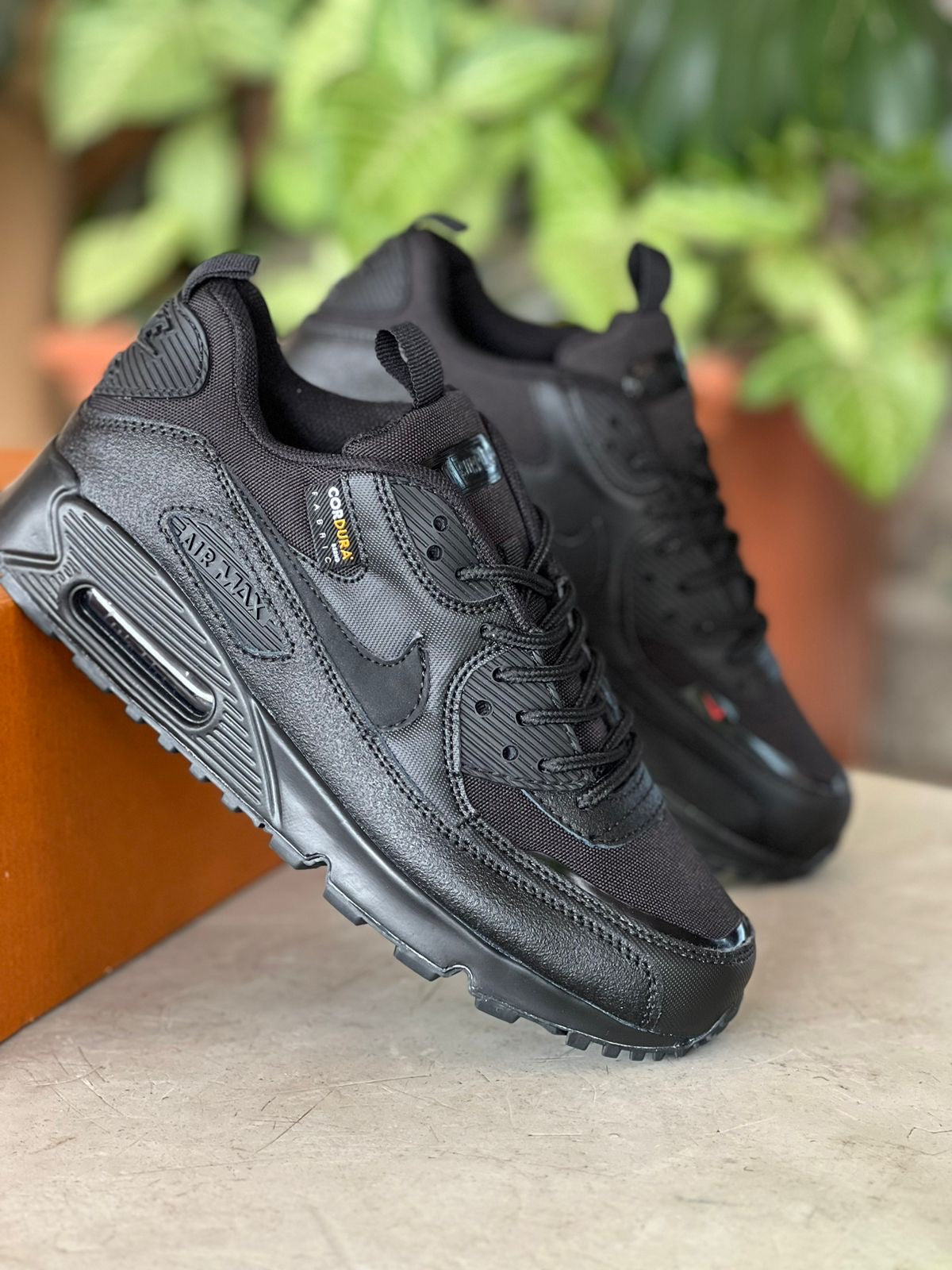 Nike AirMax 90 Sneakers - Cordura