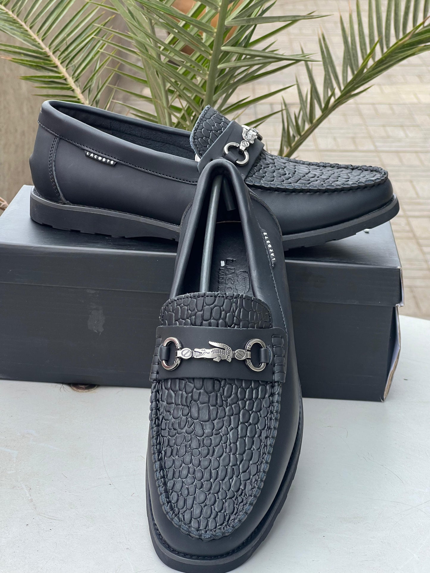 Lacoste Men’s Loafers – Black Textured Leather with Signature Detailing