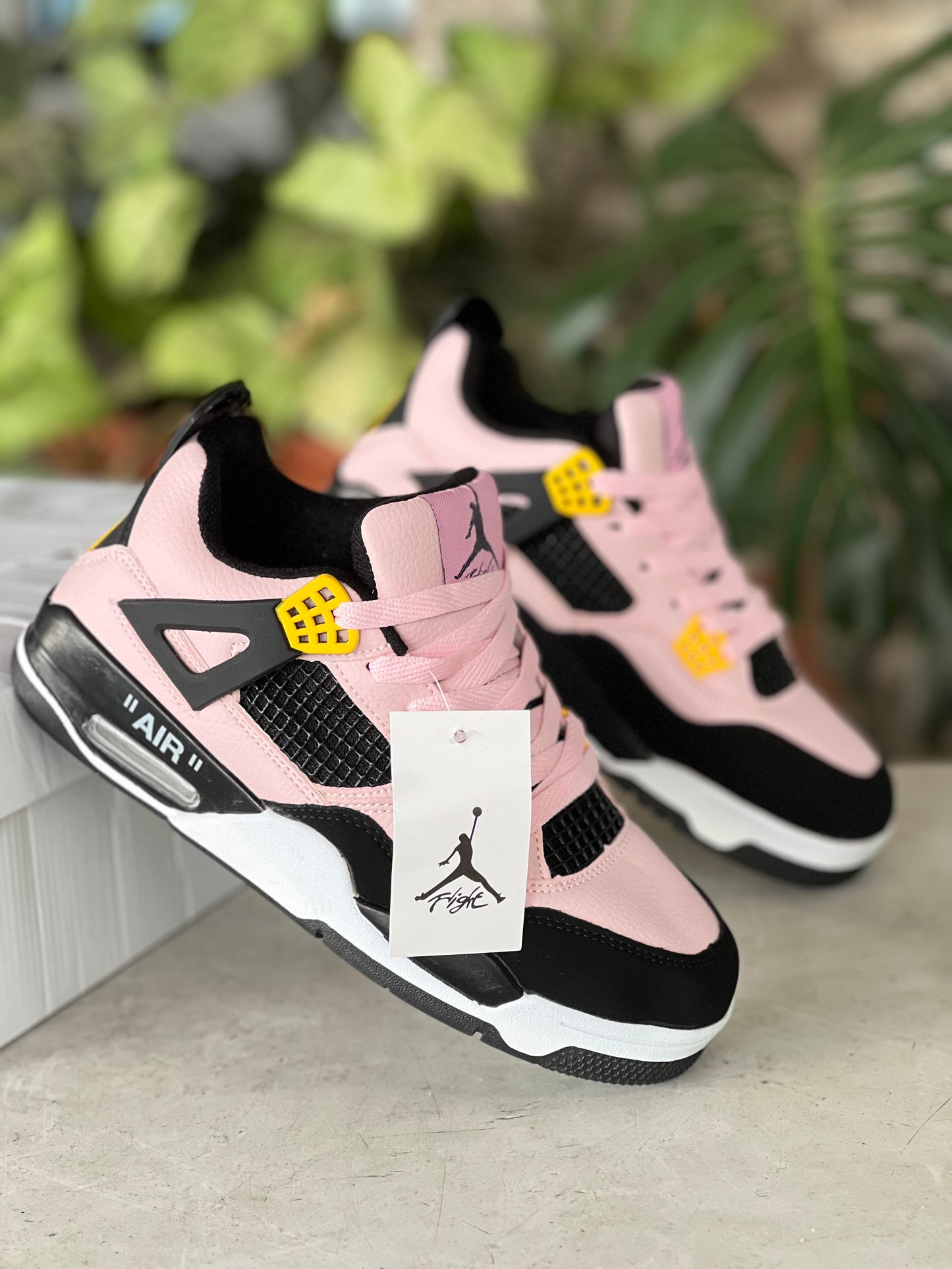 Air Jordan 4 Sneakers - Black/baby Pink