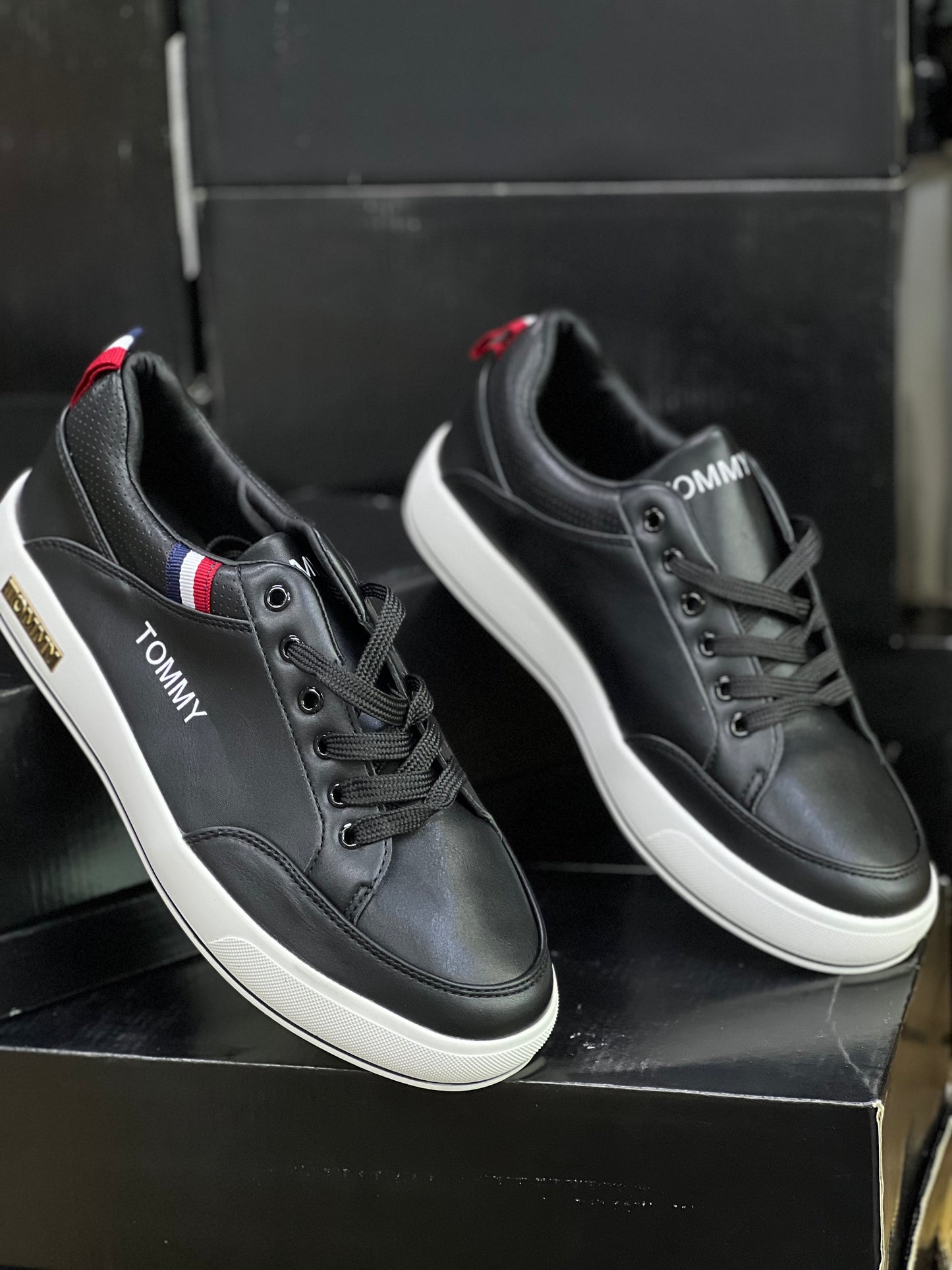 Tommy Hilfiger Smart Casual Sneakers - Black