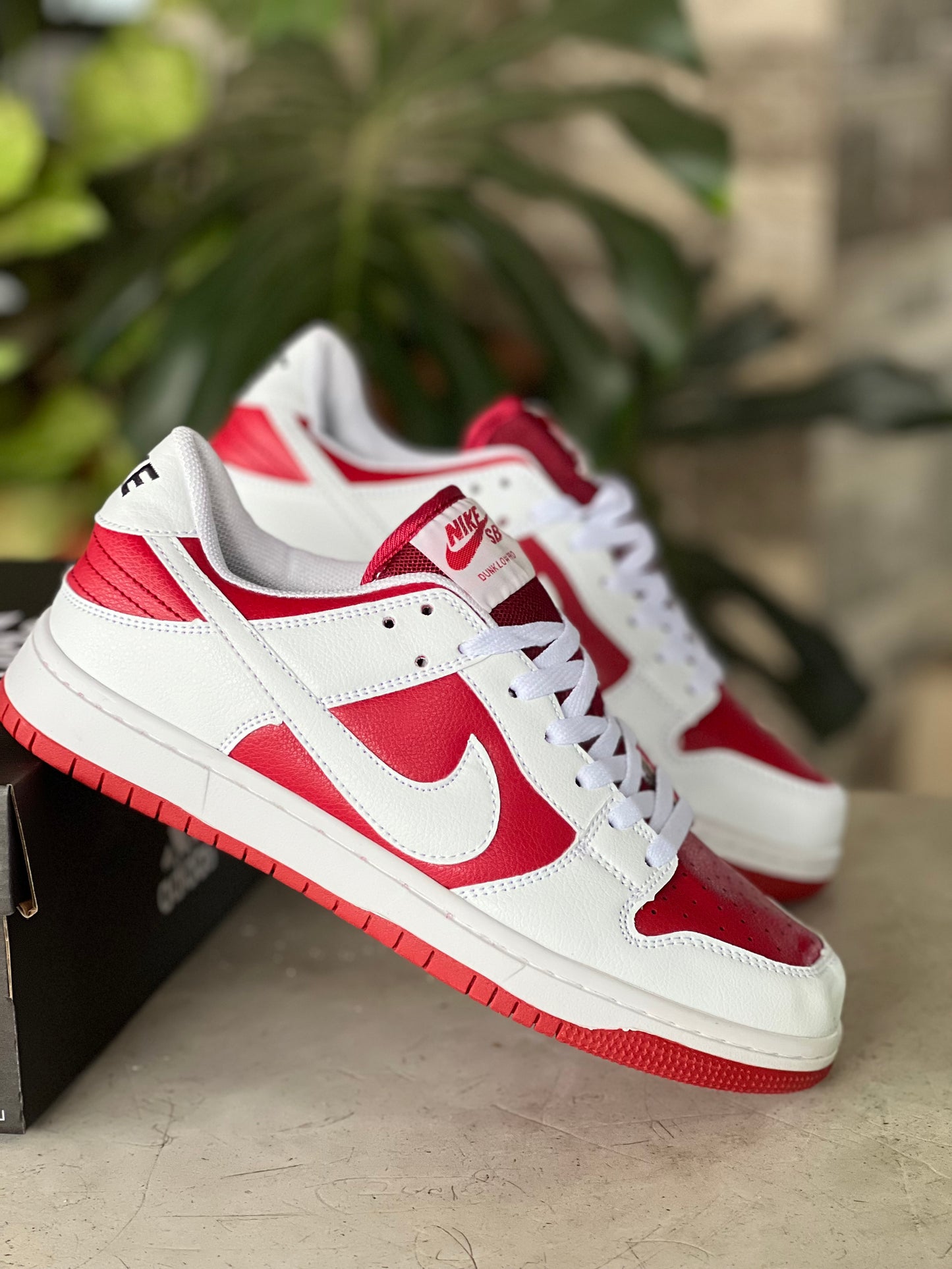 Nike Dunk Low Retro Sneakers - Red/White