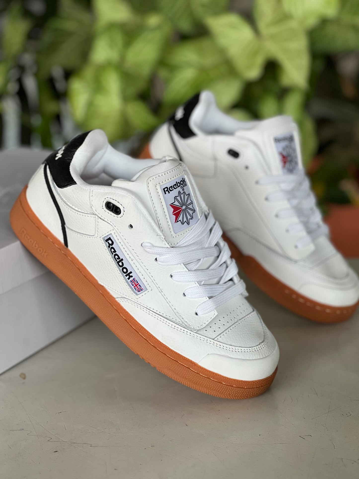 Reebok Classic - White/ Brown