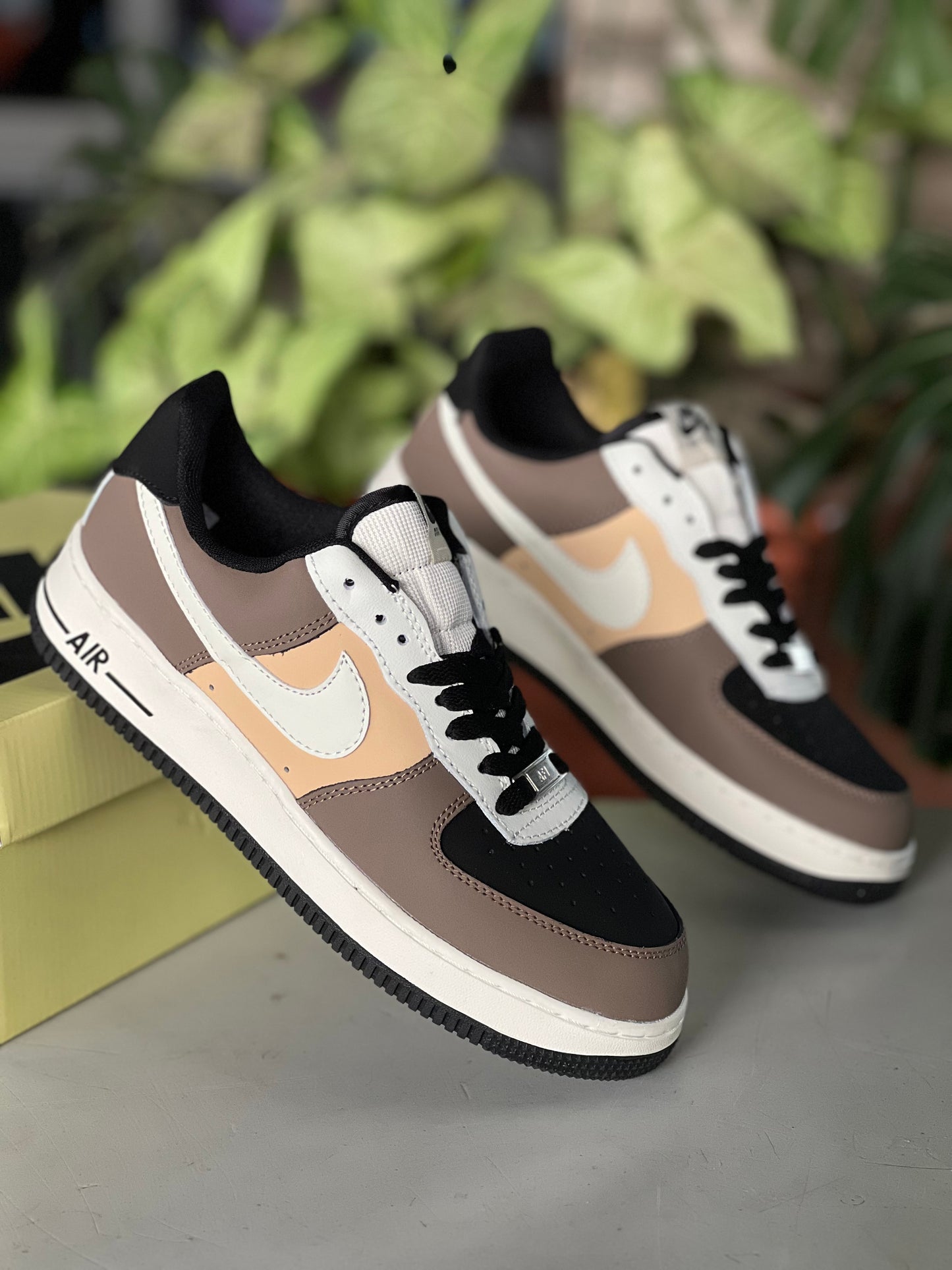 Nike Air Force 1 Sneaker -  Mocha