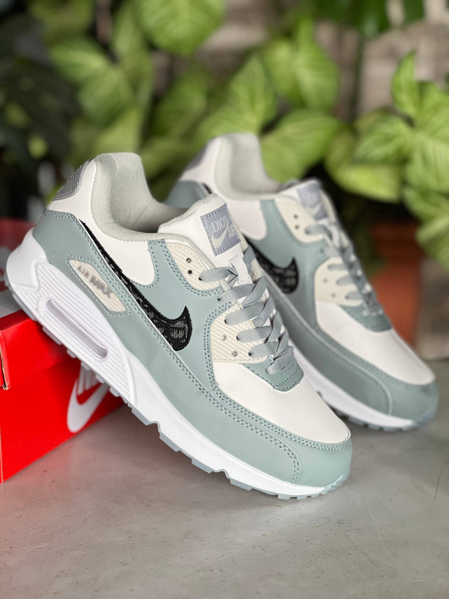 Nike AirMax90 Dior Sneakers - Ash/Grey