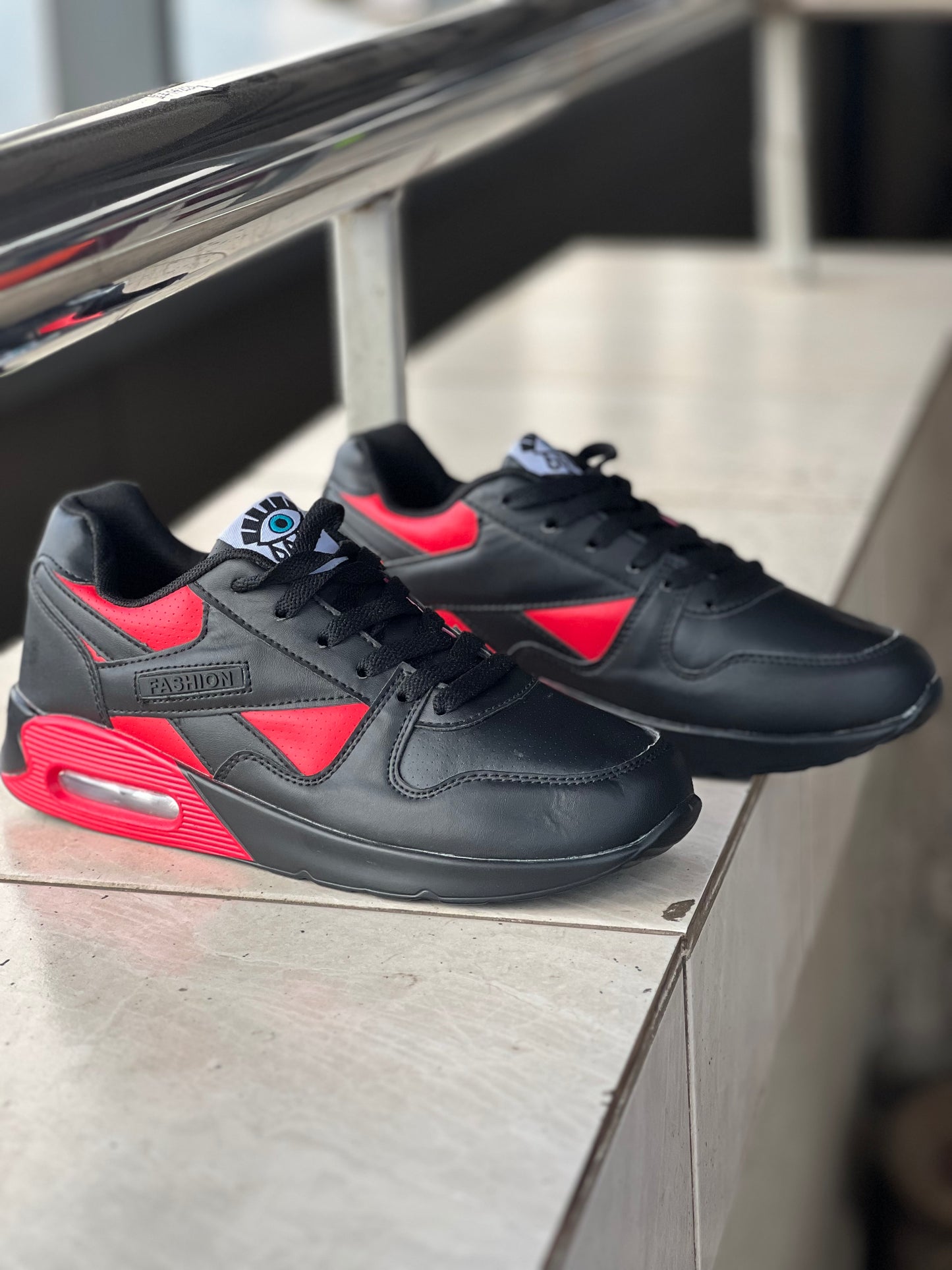 Airmax Fashion Sneaker - black red