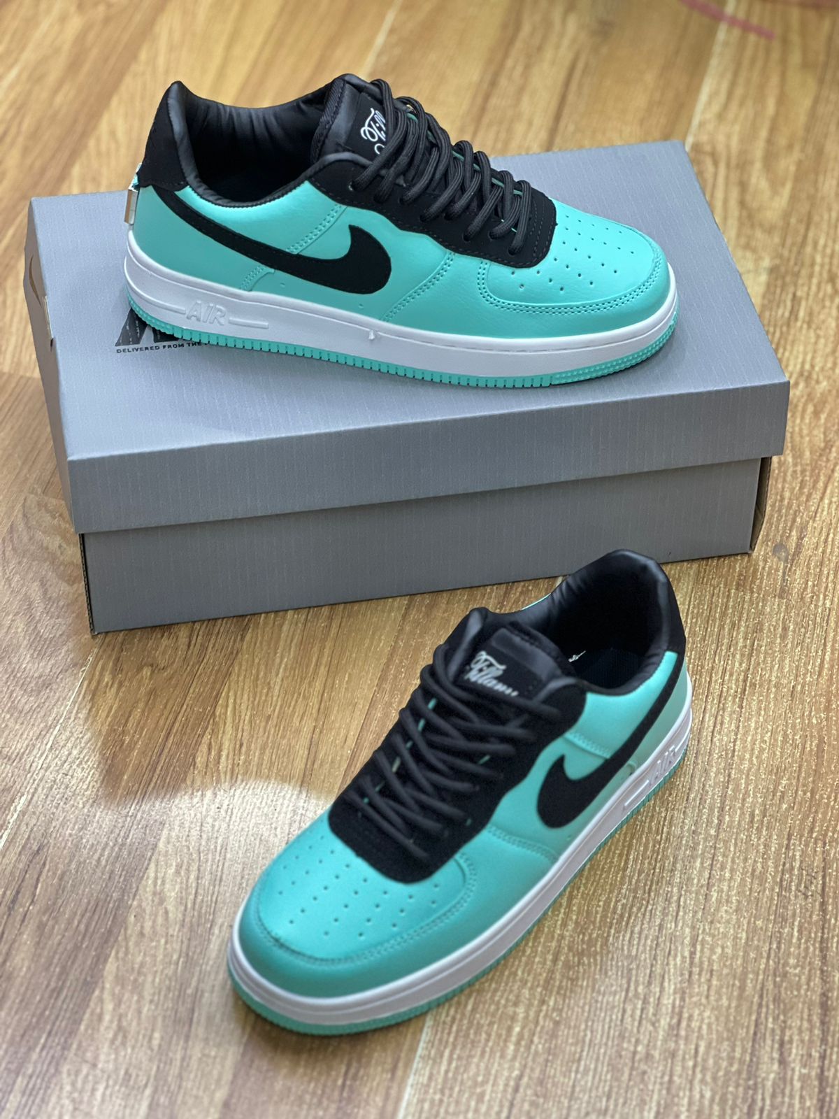 Nike x Tiffany Airforce Sneakers -  Blue