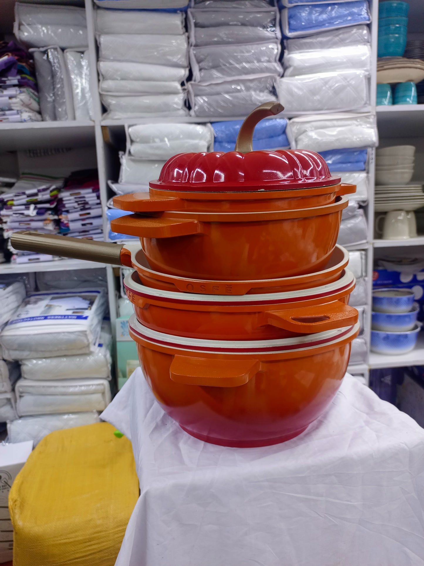 Non-Stick Cookware Set with Pumpkin Lid (10 piece)