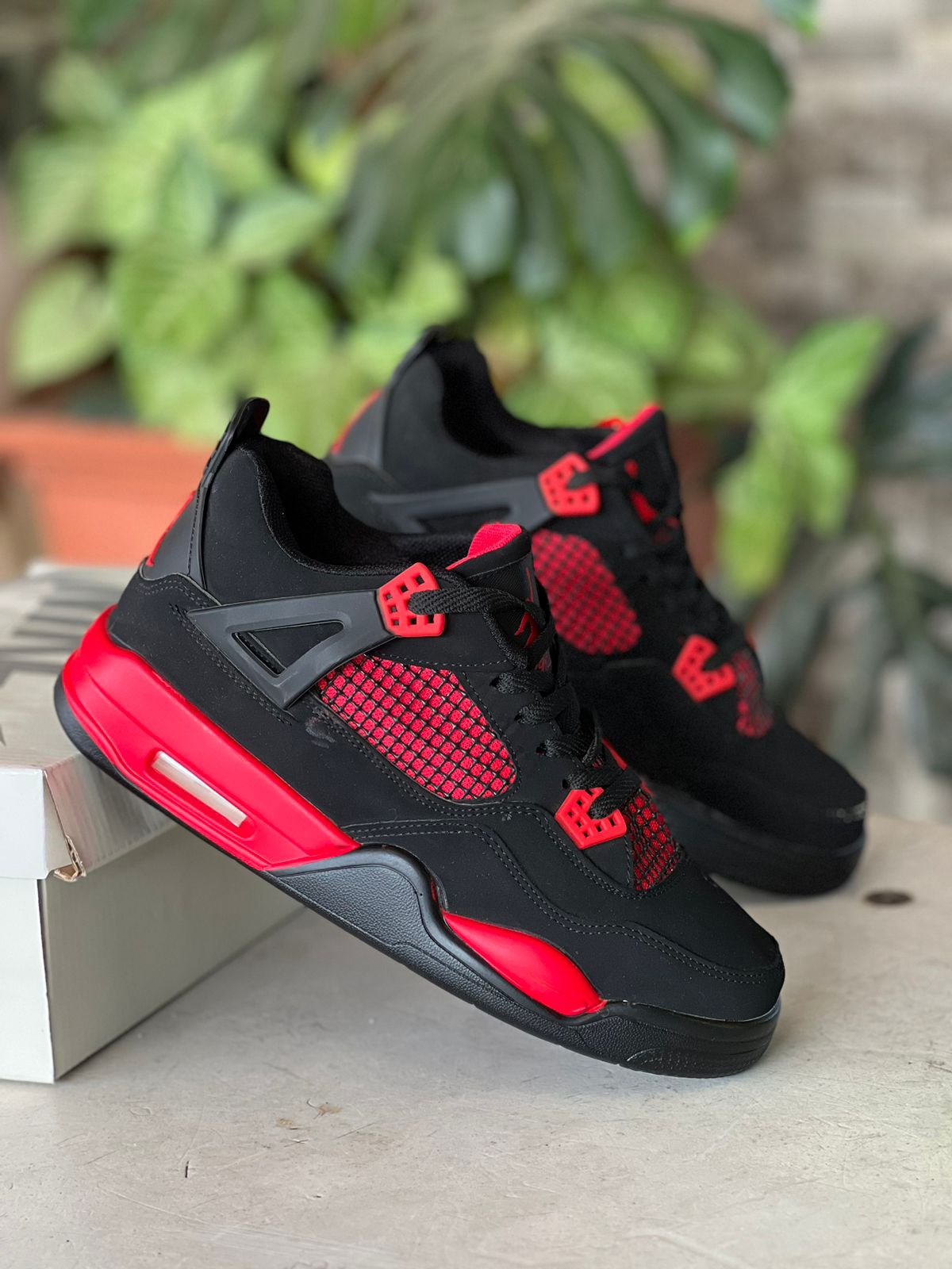 Nike Jordan 4 - Black/Red