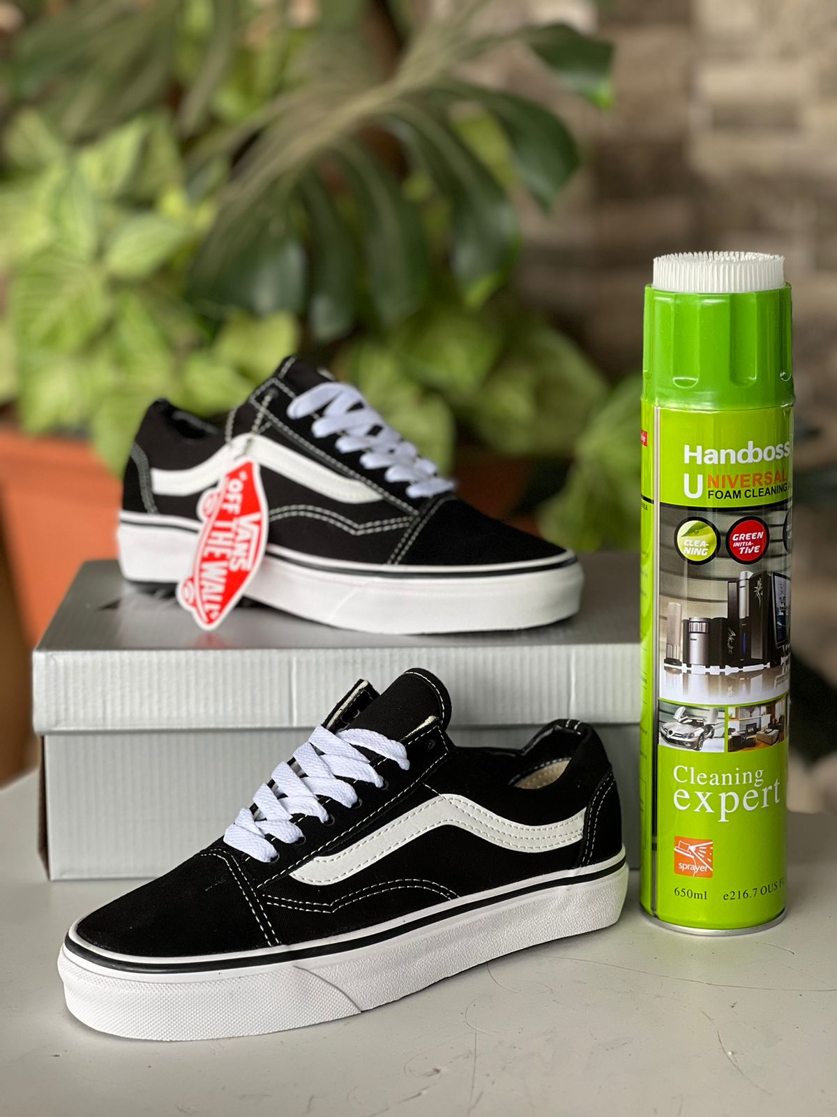 Off the Wall Vans Sneakers - Black on White