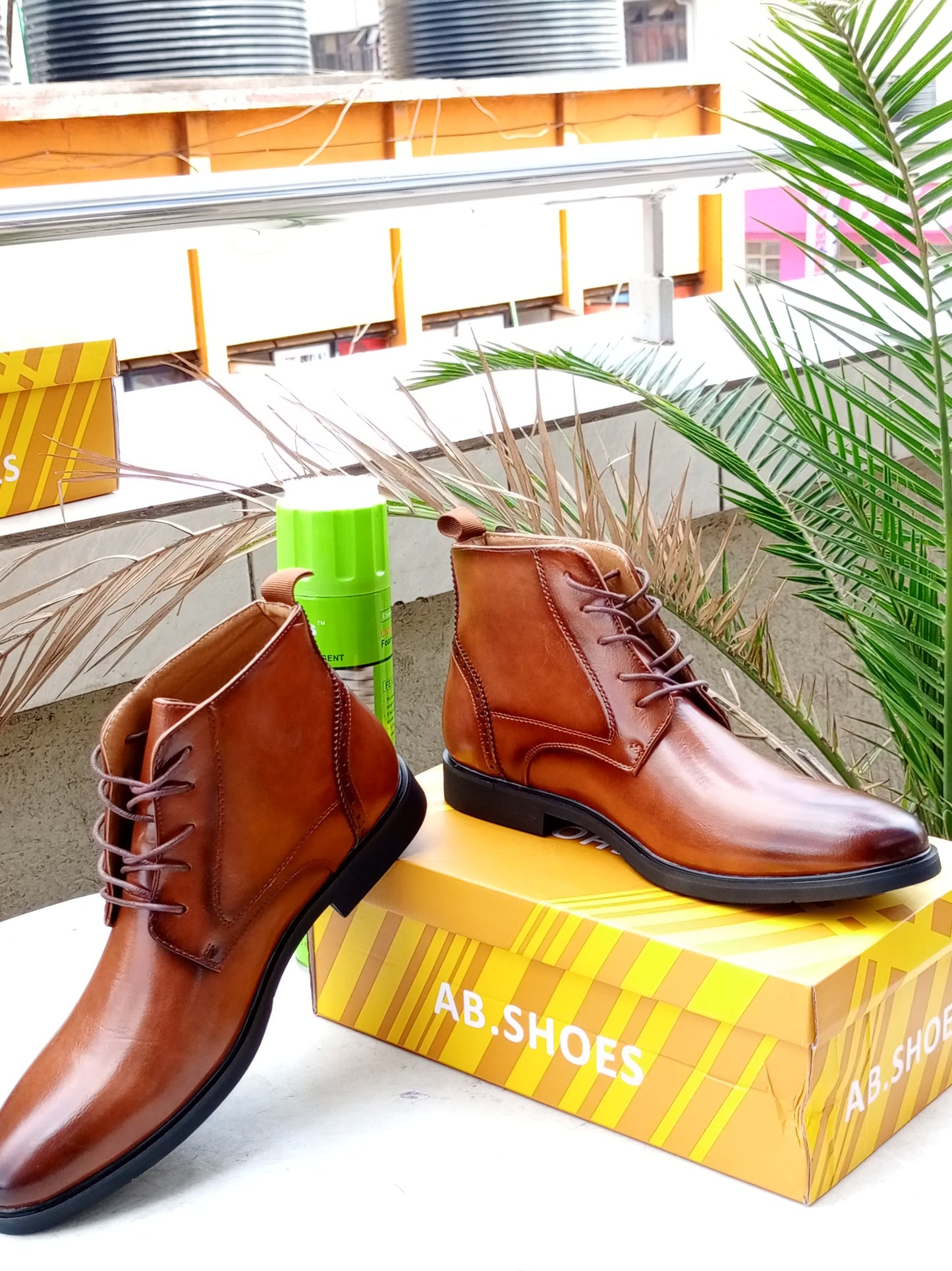 Men's Classic Leather Chukka Boots