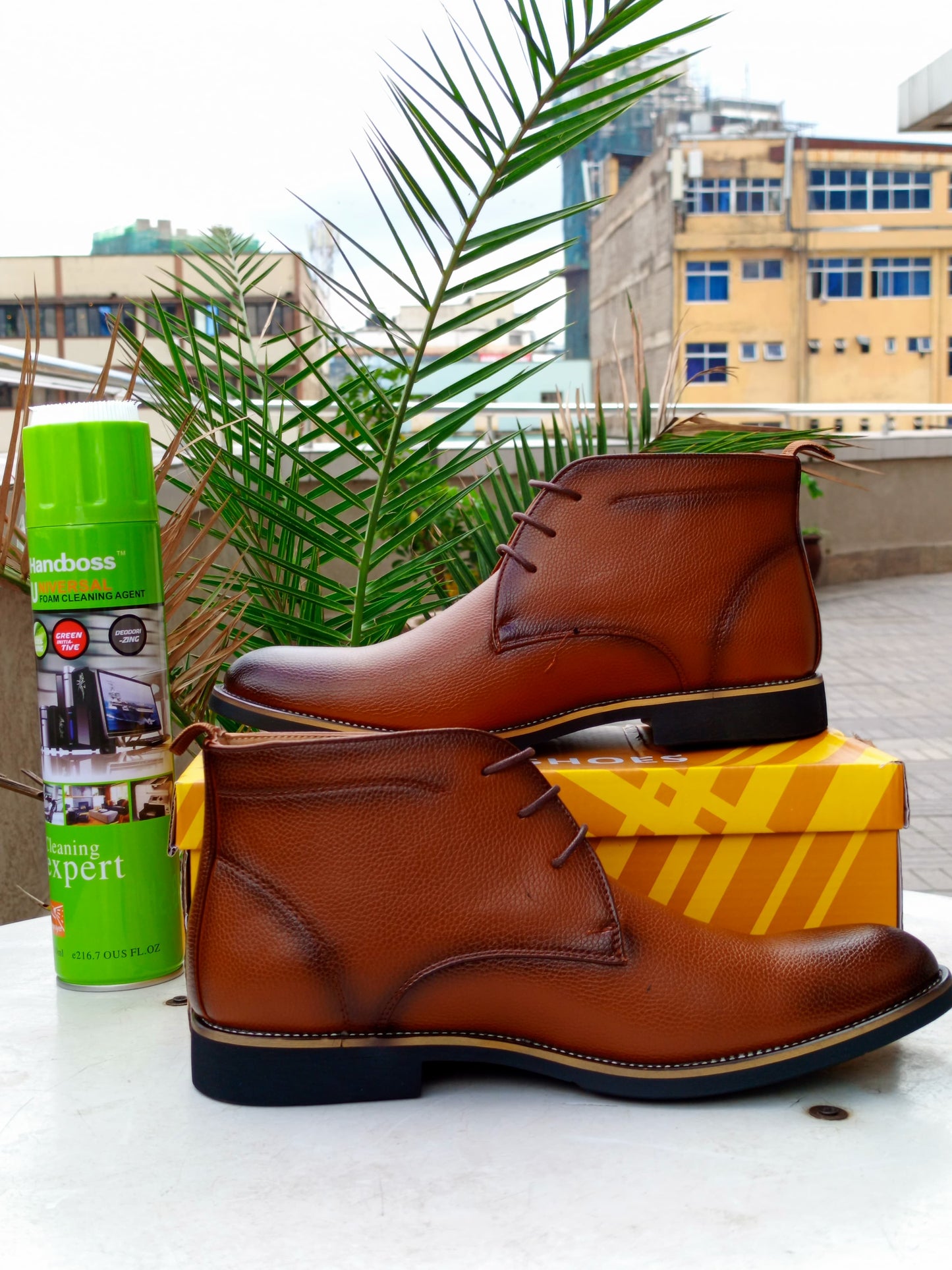 Men's Classic Leather Chukka Boots