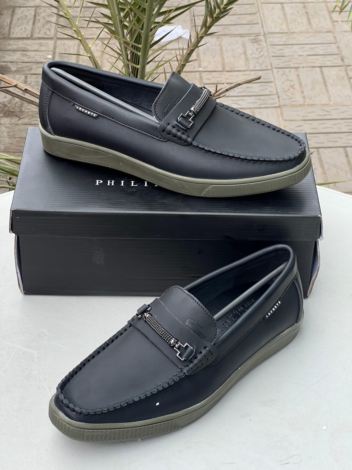 Lacoste Men’s Loafers – Elegant Casual Footwear