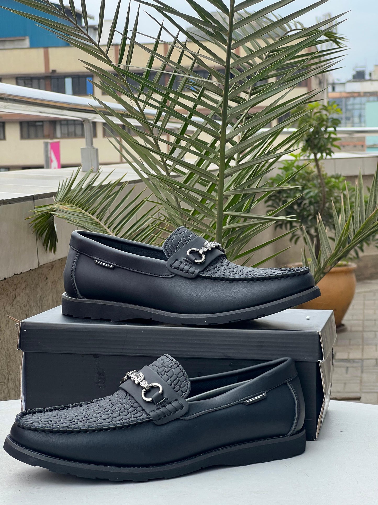 Lacoste Men’s Loafers – Black Textured Leather with Signature Detailing