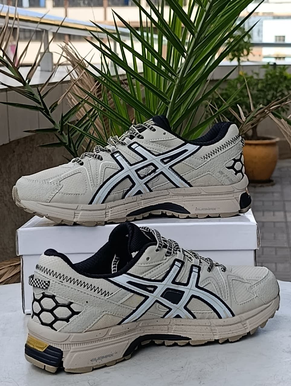 ASICS GEL-Venture Trail Runner - Desert Tan/Black sneakers