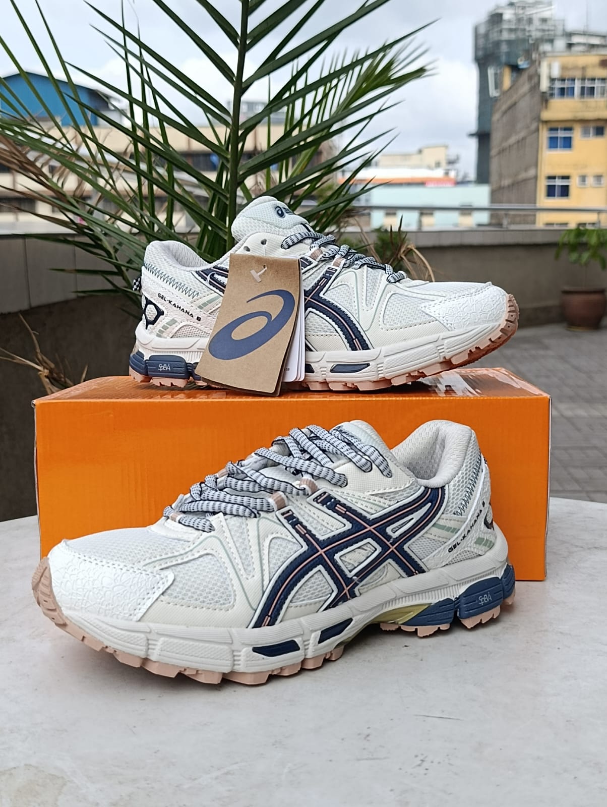 ASICS GEL-KAHANA 8 Trail Runner - Light Cream & Navy