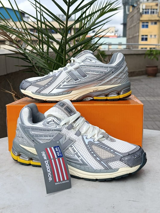 New Balance 1906R White/Metallic Gold