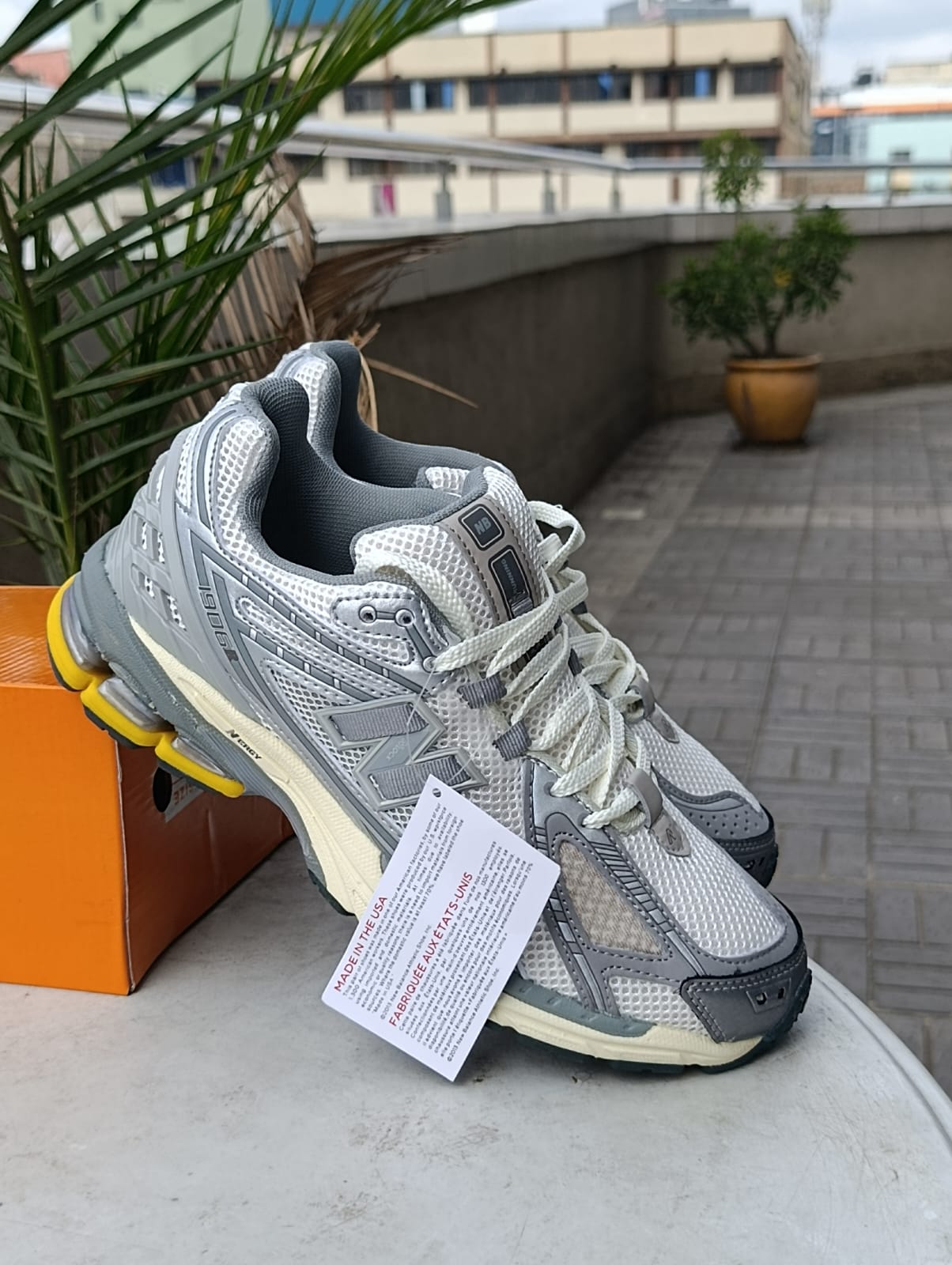 New Balance 1906R White/Metallic Gold